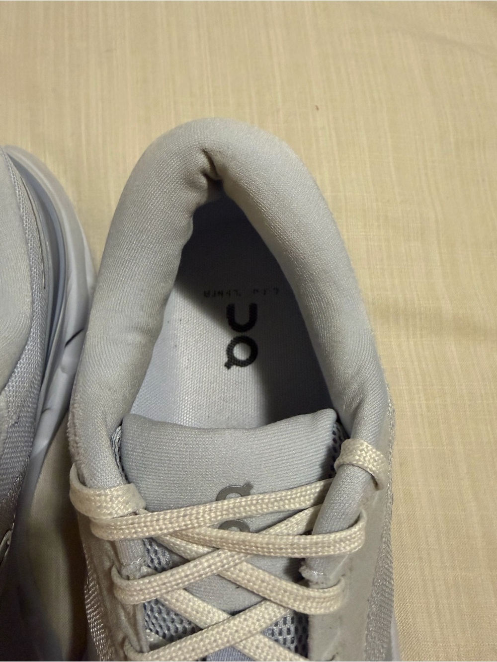 On Cloudrunner 3 Road Running woman’s size 9 - Picture 11 of 16